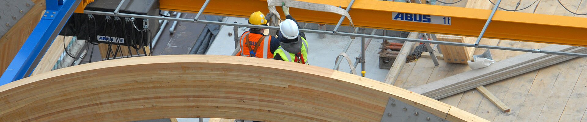 Grue ABUS d'une capacité de levage de 1 t et d'une portée de 8 m dans un poste de canots de sauvetage sur la côte anglaise