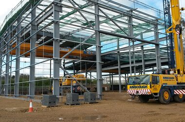 Montage des ponts ABUS et du nouveau hall de production